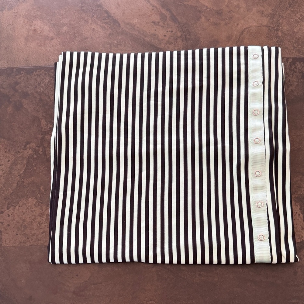 Lululemon Athletica vinyasa scarf mint green and black stripe